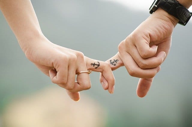 Découvrez quels sont les 5 langages de l'amour ? Langage de l'amour - le contact physique