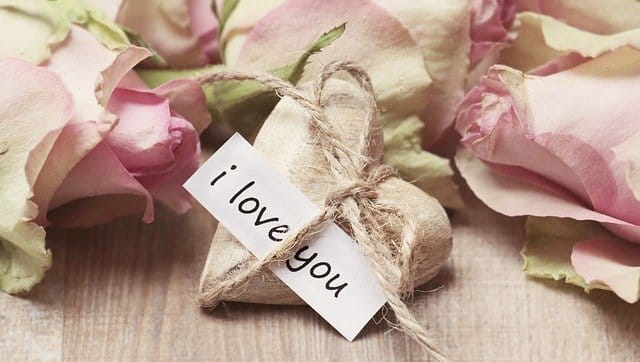Découvrez quels sont les 5 langages de l'amour ? Langage de l'amour - Paroles valorisante